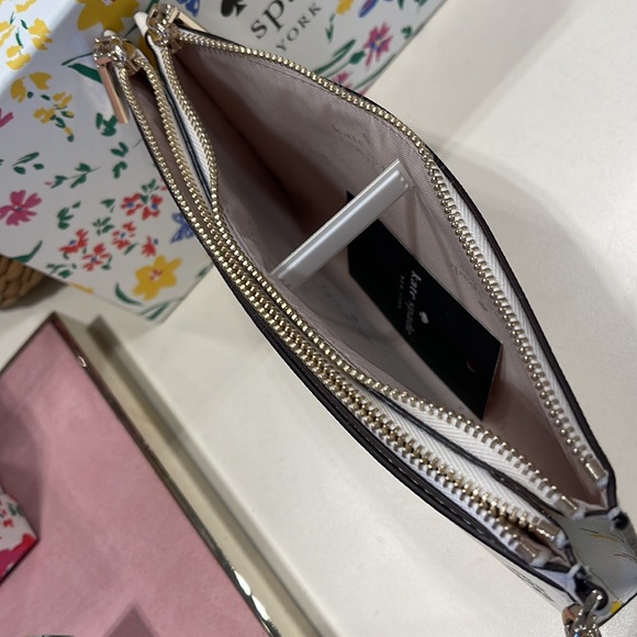 Kate Spade Staci Garden Bouquet Boxed Zip Wristlet
Cream Multi - Picture 14 of 16